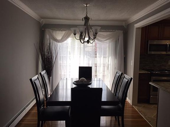 5th image of 312 Ellery St