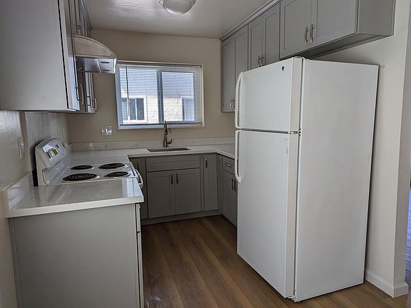 3rd image of 1584 Quebec Ct APT 2