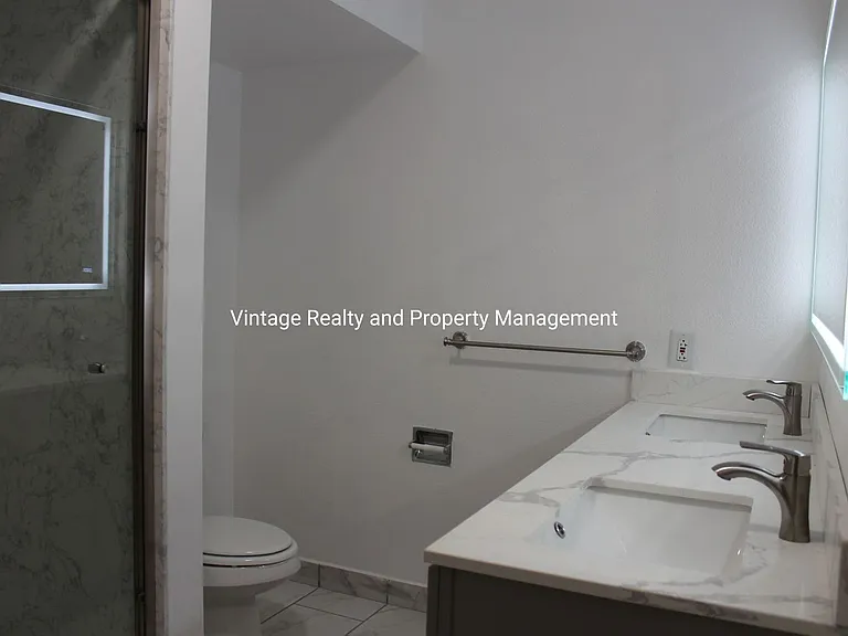 248 W Knoles Way — Photo 27