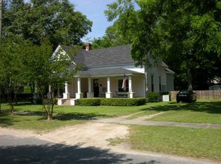 330 S Rountree St, Metter, GA 30439