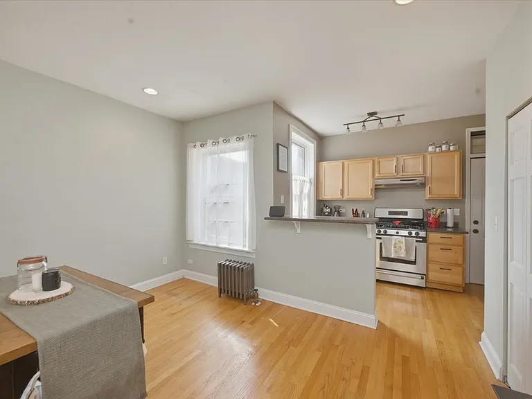 1319 W Addison St #3A — Photo 4