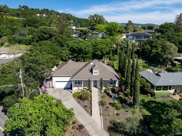 382 Lakeview Drive, Napa, CA 94559