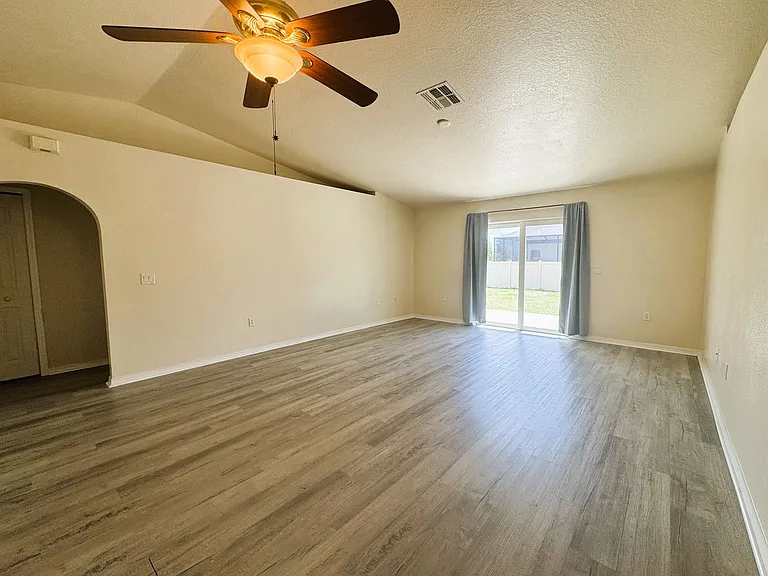 2105 Atwater Dr — Photo 6