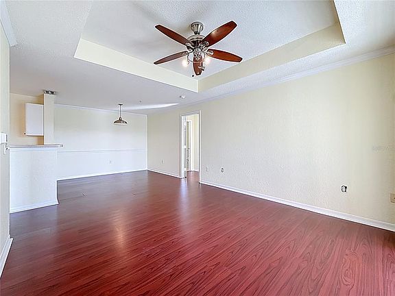 5th image of 18001 RICHMOND PLACE DRIVE #1233