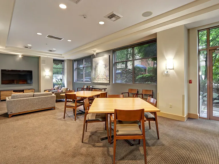 1100 106th Ave NE #801 — Photo 22