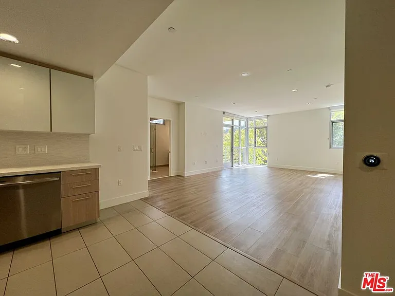11715 W Bellagio Rd #204 — Photo 3