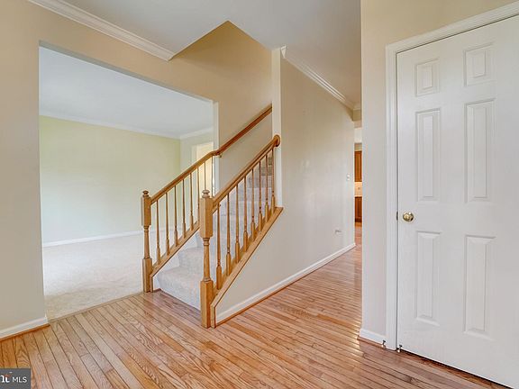 5th image of 311 Fox Lair Dr