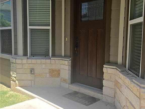 2nd image of 1608 Bluewood #123
