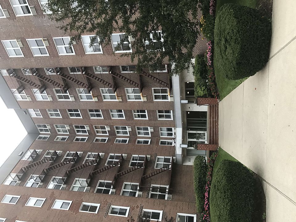 1st image of 350 Richmond Ter APT 6B