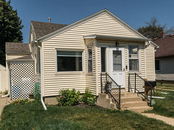 907 11th St SE, Rochester, MN 55904
