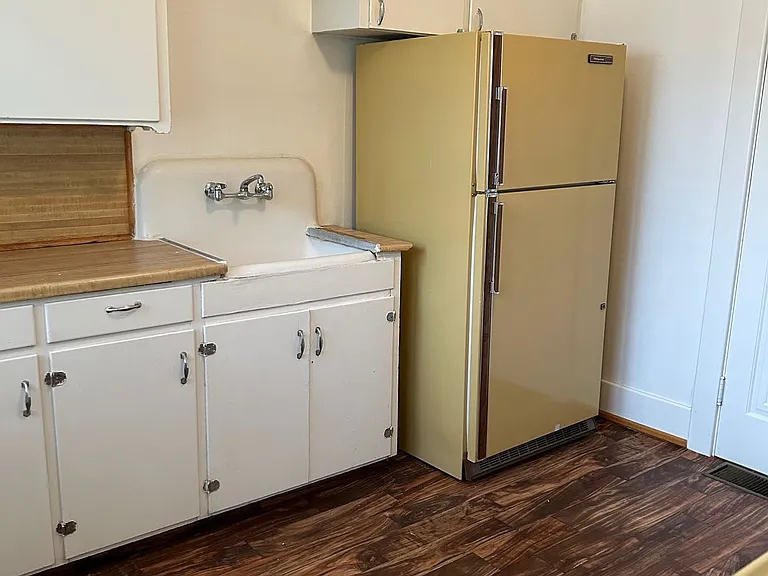 Apartments available in a highly desirable University District location! — Photo 8