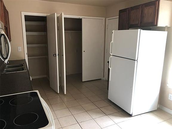 5th image of 9715 Sycamore Dr