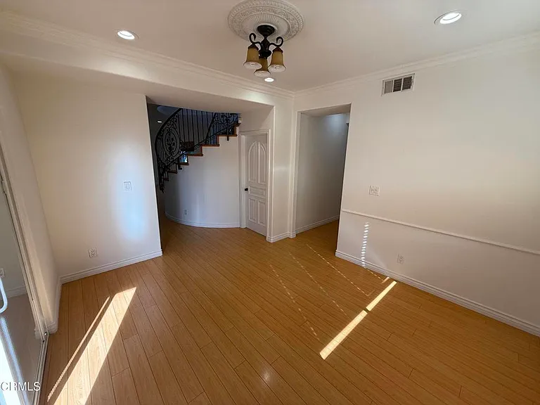 7011 N Liberty Dr — Photo 13