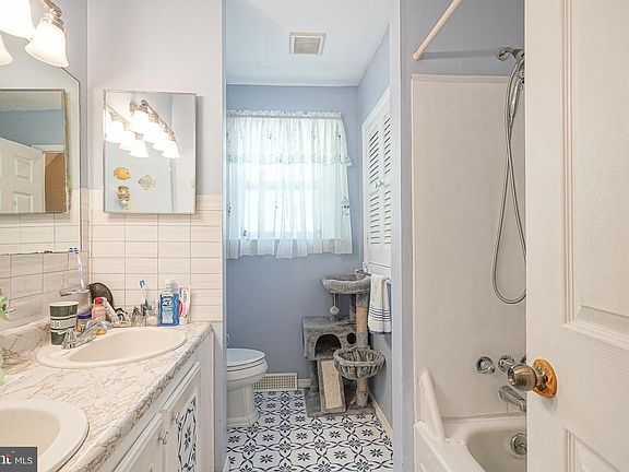 5th image of 3049 Athens Way