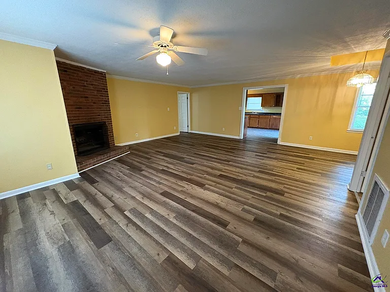 1301 Tucker Rd — Photo 5
