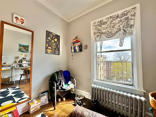 Rented by Outlive | media 6