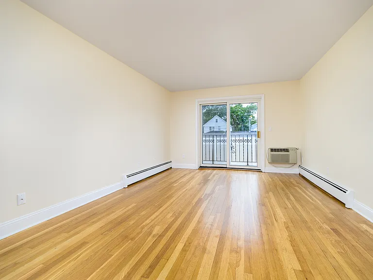 470 Glenbrook Rd #2I — Photo 10