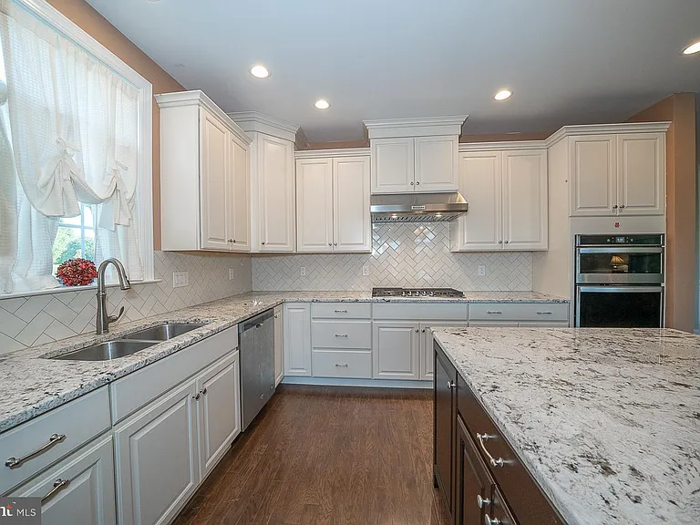 3701 Parris Blvd — Photo 29