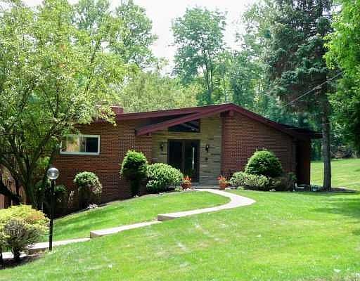 110 Ammons Drive, Peters Township