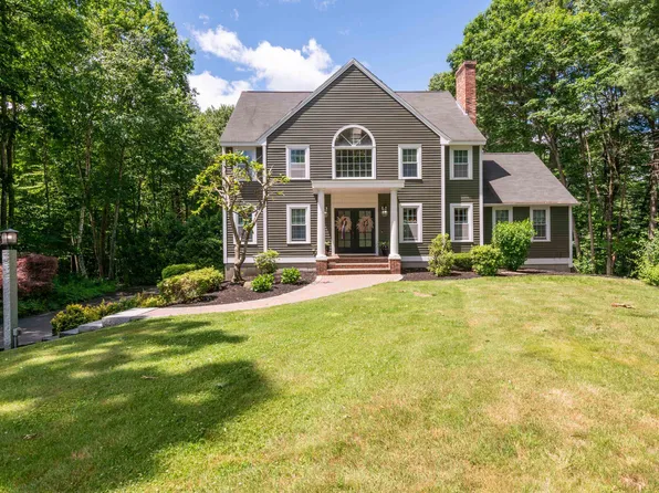 8 Coventry Lane, Derry, NH 03038