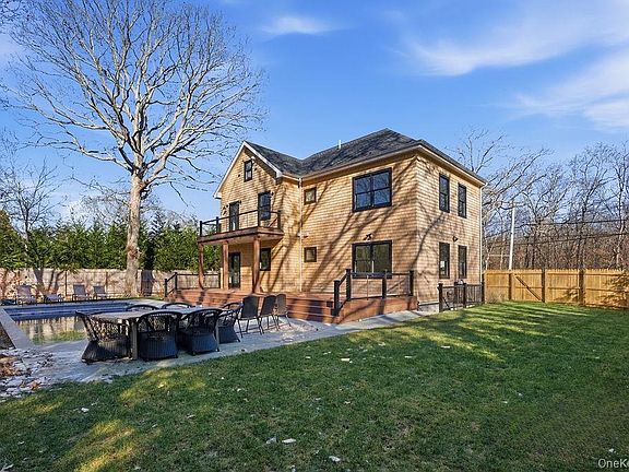 3rd image of 768 Bridgehampton Sag Harbor