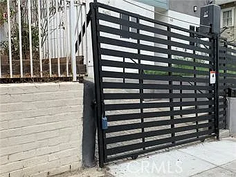 1141 1/2 Irolo St — Photo 16