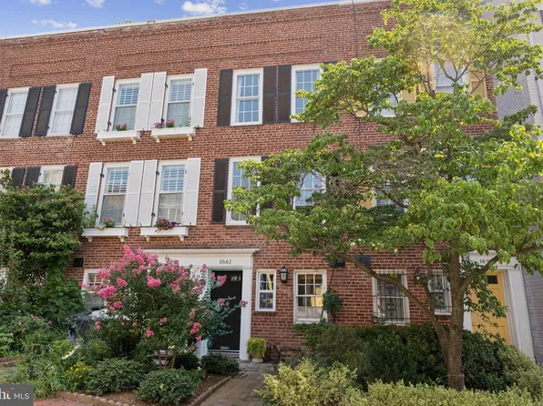 1661 32nd St NW, Washington, DC 20007