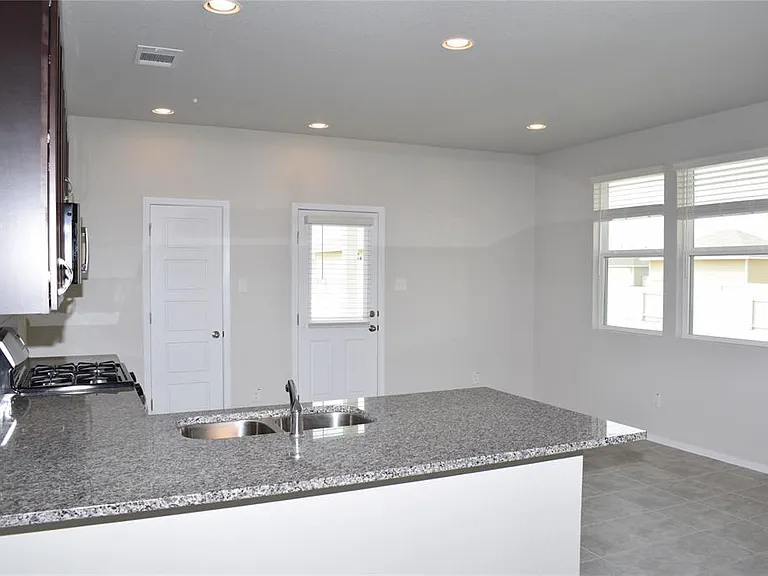 117 Keltic Dr — Photo 10