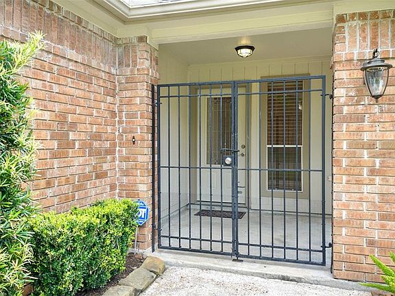 2nd image of 3411 Valley Gardens Dr