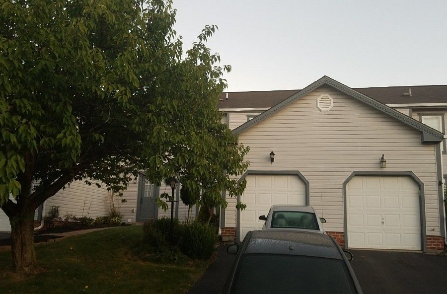 2nd image of 775 Sunset Cir