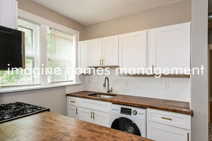 4547 Flora Ave #2W — Photo 6