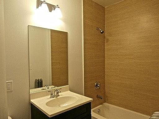 3rd image of 1634 W North Shore Ave APT 2
