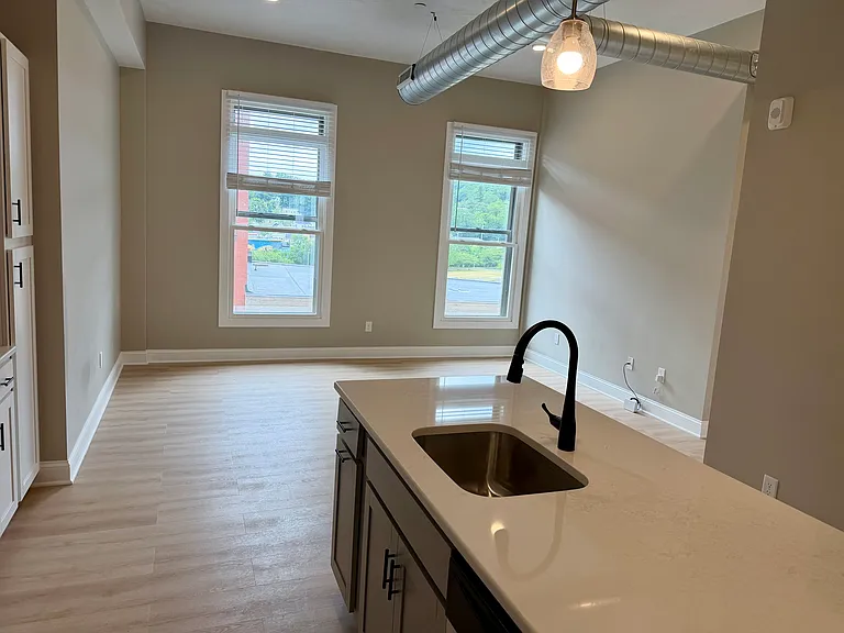 347-355 Main St #6 — Photo 3