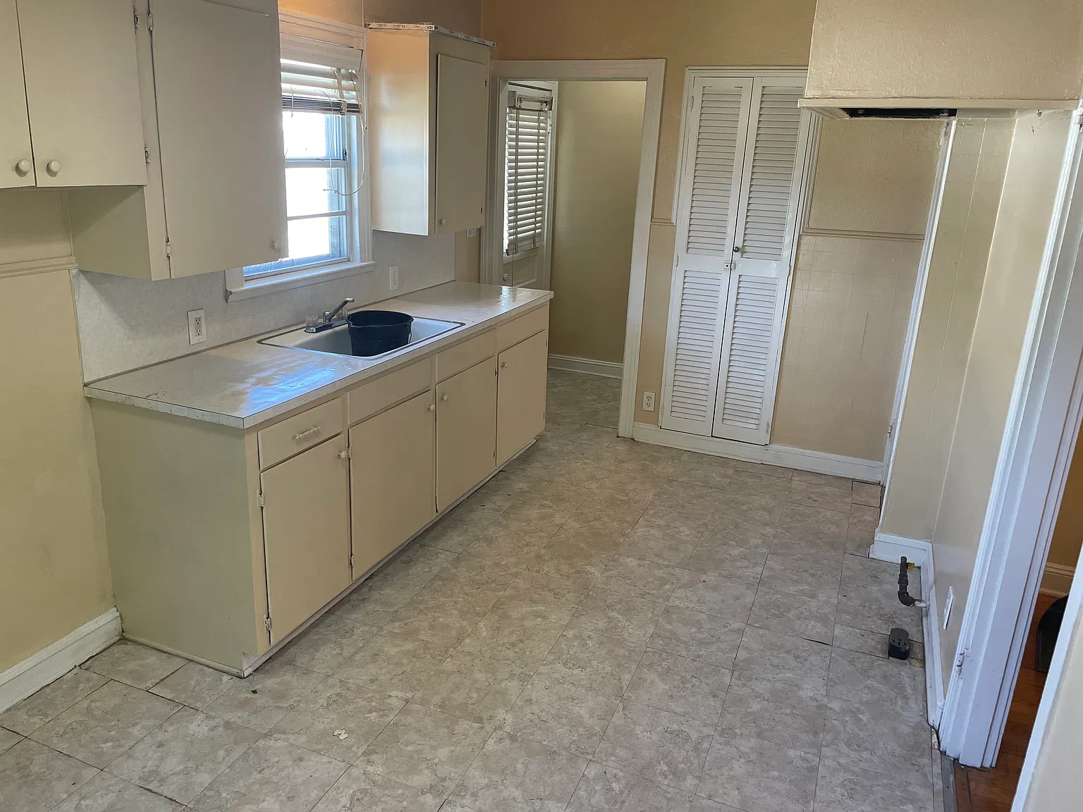 2 bed, 784 sqft, $725 — Photo 2