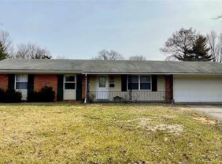 416 Chevy Chase Dr, Belleville, IL