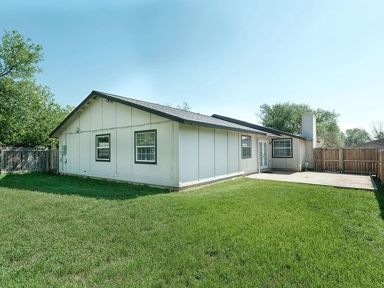 1745 Cricket Hollow Dr — Photo 20