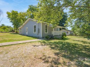 1021 Wall St, Statesville, NC 28677