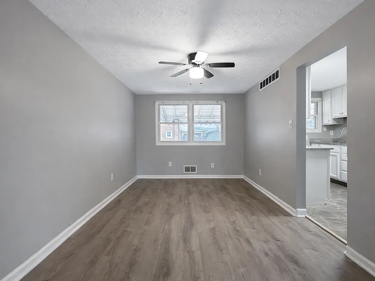1005 Kayden Ln — Photo 4