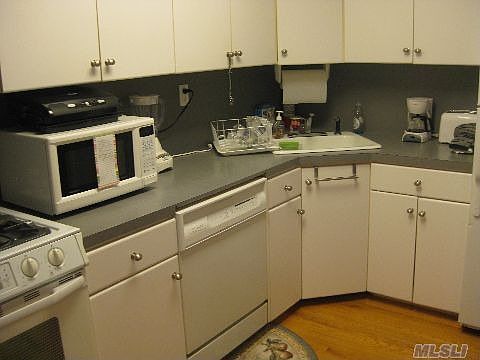 4th image of 25 Neptune Blvd APT 9E