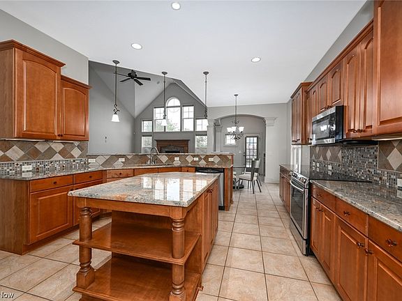 5th image of 224 Prestwick Dr
