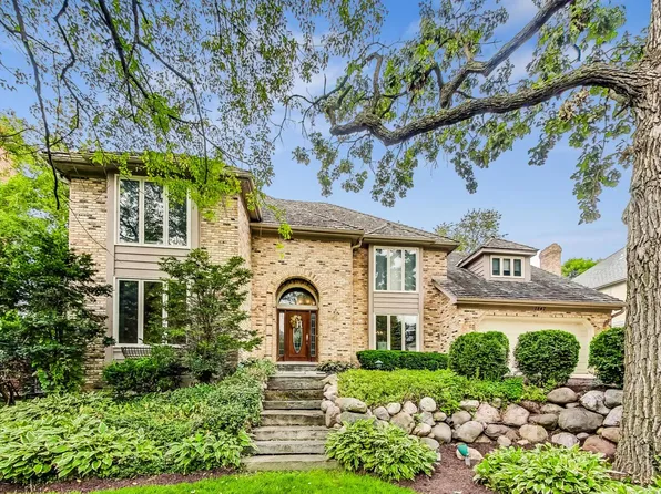 1847 River Ridge Cir, Naperville, IL 60565