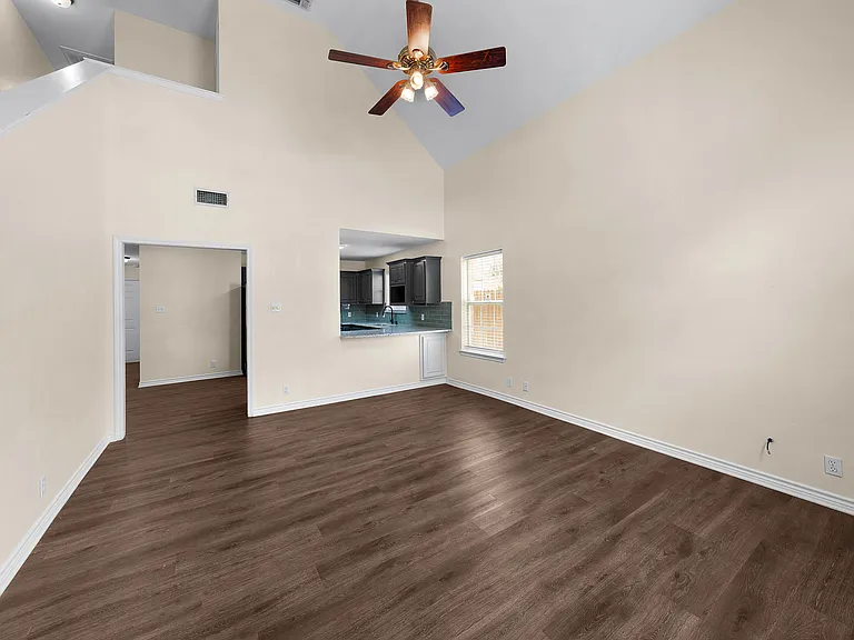 324 N Tolbert Ave — Photo 7