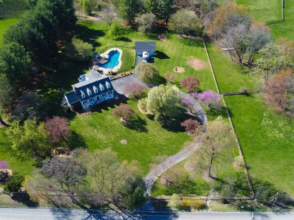 19411 Shelburne Glebe Rd, Leesburg, VA 20175