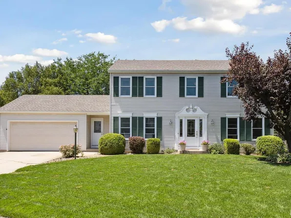 51595 Harvester Dr, Granger, IN 46530