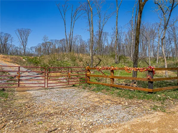 8861 Kelly Pond Rd, Decatur, AR 72722