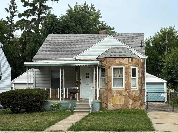 20009 Kenosha St, Harper Woods, MI 48225