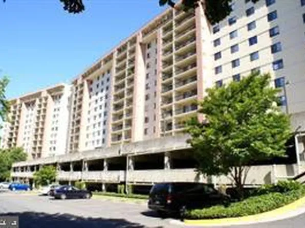 3800 Powell Ln #Penthouse 26, Falls Church, VA 22041