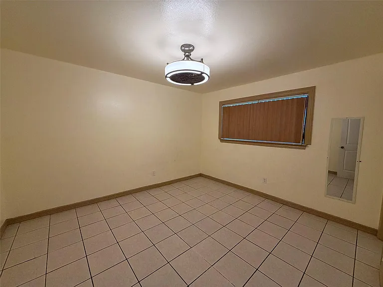 1200 Warrington Dr — Photo 8