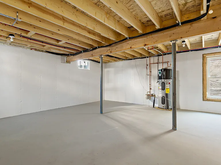 209 Main St #B — Photo 11