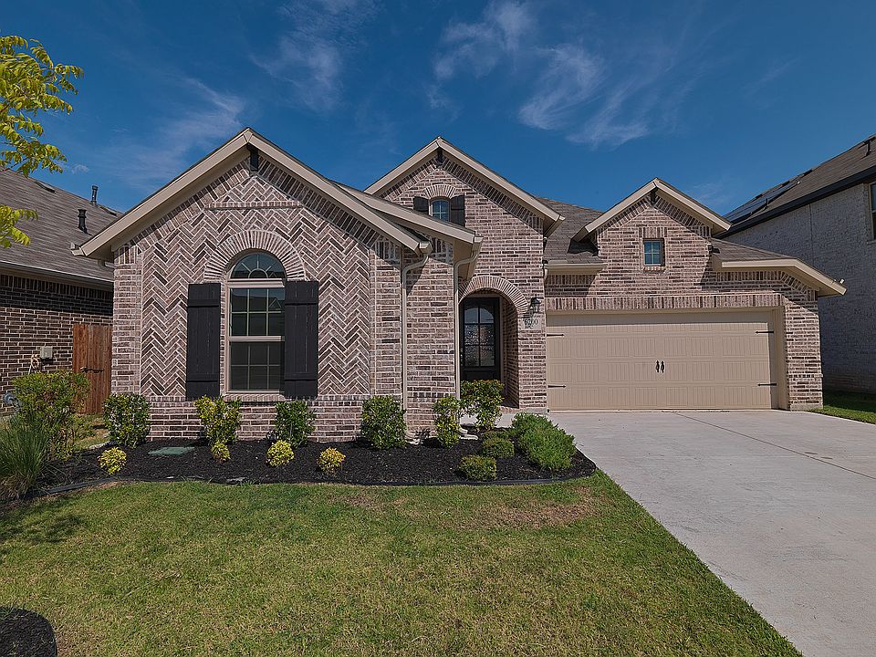 1st image of 6200 Cobbetts Pond Ln